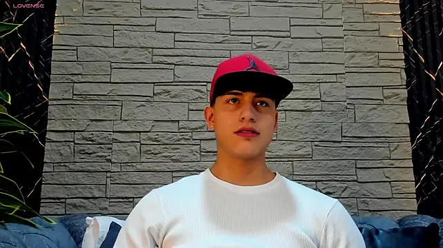 Lander_Cruz Webcam-Show