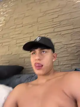 Lander_Cruz Show in webcam