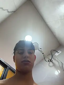 Lander_Cruz Webcam-Show