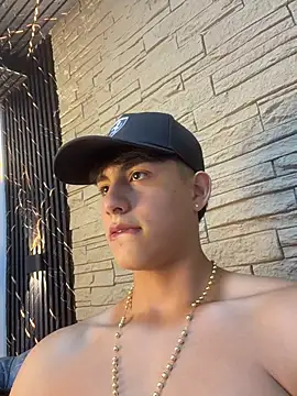 Lander_Cruz Show in webcam