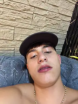 Lander_Cruz Show in webcam