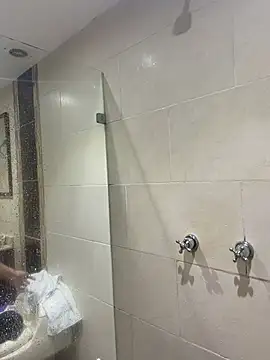 Lander_Cruz Pertunjukan Webcam
