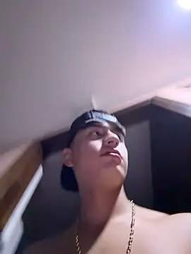 Lander_Cruz Show in webcam