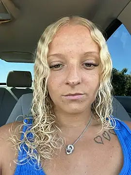 Show modela Sophie_cute06 na web-kameri