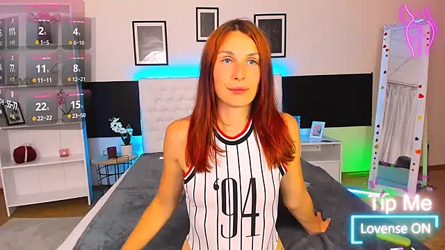 KiraNeeww's Live XXX Chat