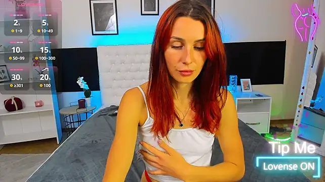 XXX chat uživo modela KiraNeeww