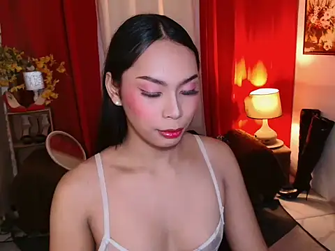 kylieEmparado Show in webcam