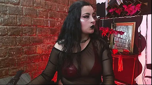 LunaTikka Chat XXX live