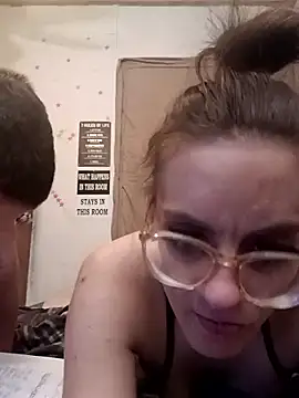 snowbird1117: διαδικτυακό σόου στην κάμερα