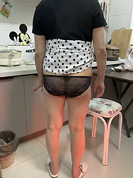 luckybaby666999 在線直播表演
