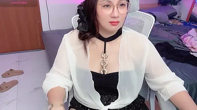 XXX chat uživo modela Ni-Ni_2K