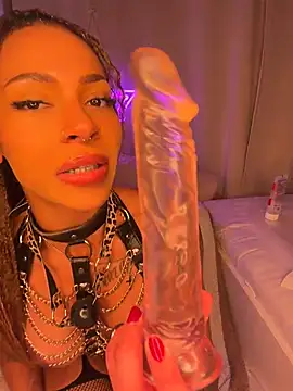 Show modela NaomiSavage na web-kameri