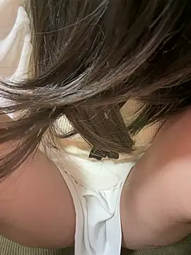 ms_miko Show in webcam