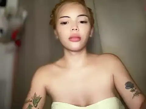 sassy_soffy's Live Sex Cam Show