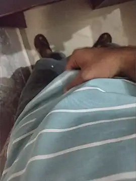 Rent_your_boyfriend: διαδικτυακό σόου στην κάμερα