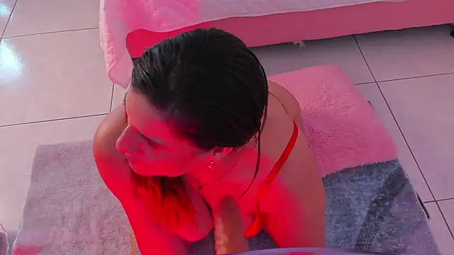 Show modela Lily_Cole27 na web-kameri