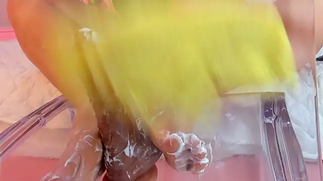 Lily_Cole27のウェブカメラショー