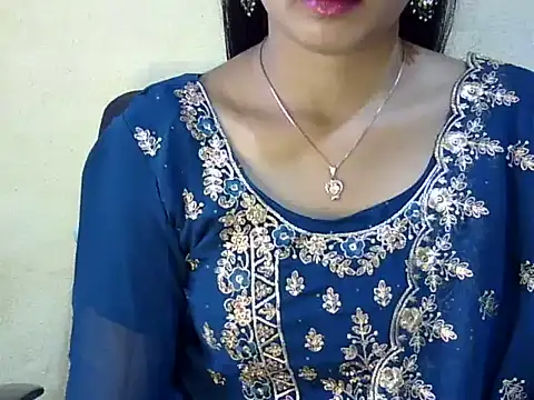 Shab_M Adlı Modelin Canlı XXX Sohbeti