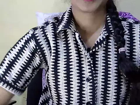 Shab_M Adlı Modelin Canlı XXX Sohbeti