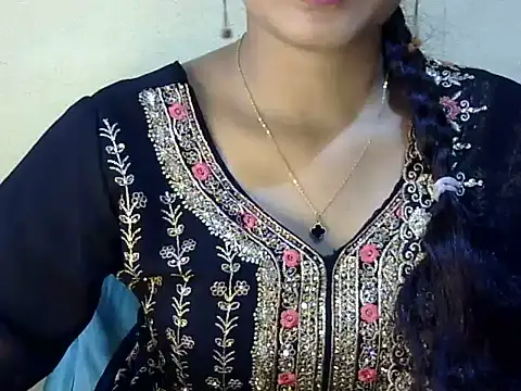 Shab_M Adlı Modelin Canlı XXX Sohbeti