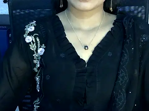 Shab_M Adlı Modelin Canlı XXX Sohbeti