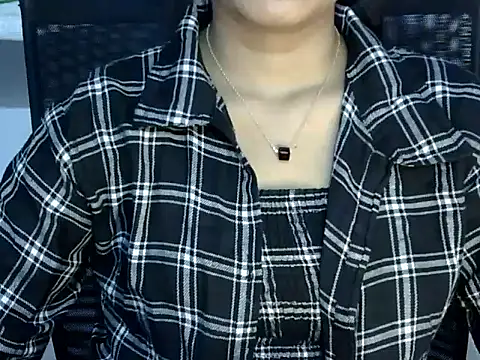 Shab_M Adlı Modelin Canlı XXX Sohbeti