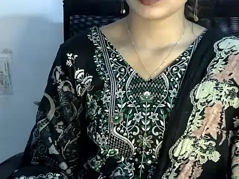 Shab_M Adlı Modelin Canlı XXX Sohbeti