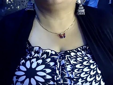צ'אט XXX בשידור חי של Soniya_Sha