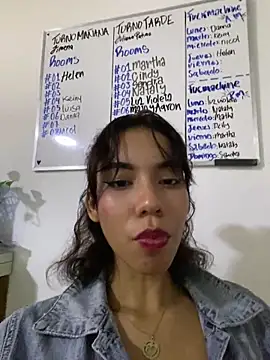 BellaHarpeer Live chatroom