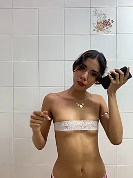 BellaHarpeer Adlı Modelin Canlı XXX Sohbeti