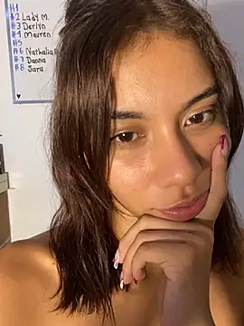 BellaHarpeer Adlı Modelin Canlı XXX Sohbeti