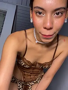 Chat +18 de BellaHarpeer ao vivo