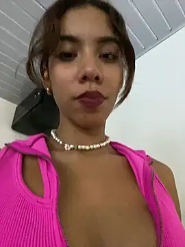Chatroom XXX en direct de BellaHarpeer