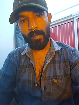 Show modela Mallukiran na web-kameri