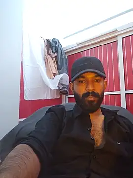 Mallukiran Adlı Modelin Web Kamerası Şovu