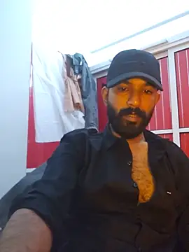 Show modela Mallukiran na web-kameri