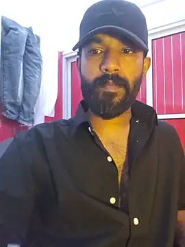 Show modela Mallukiran na web-kameri