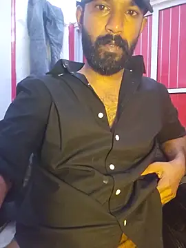 Show modela Mallukiran na web-kameri