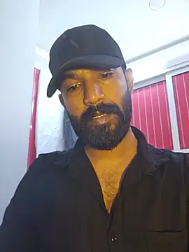 Mallukiran: διαδικτυακό σόου στην κάμερα