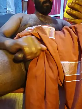 Show modela Mallukiran na web-kameri