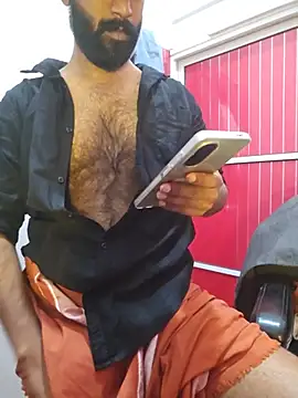 Show modela Mallukiran na web-kameri