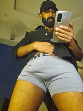 Mallukiran 在線直播表演