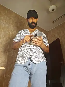 Pertunjukan Kamera Web Mallukiran