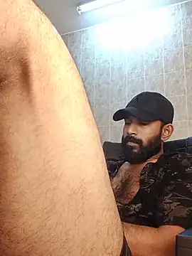 Show modela Mallukiran na web-kameri