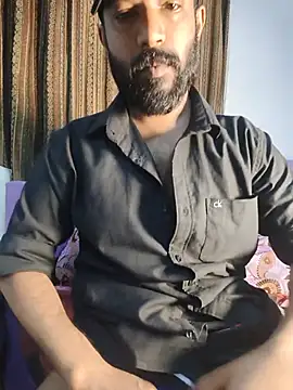 Mallukiran 在線直播表演