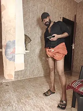 Show modela Mallukiran na web-kameri