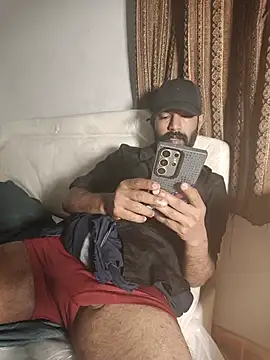 MalluBeard webcam show