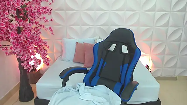 חדר צ'אט בשידור חי של madison_saenzz
