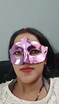 Shivani_hotty Adlı Modelin Canlı XXX Sohbeti