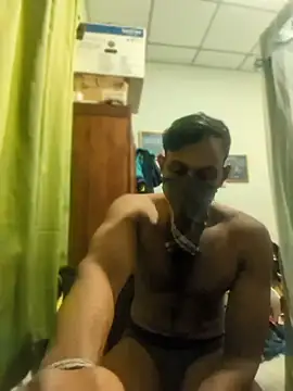 Suranga121 Show in webcam